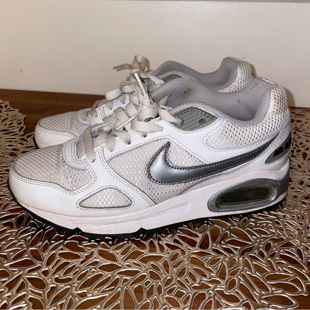 Nike Air Max White and Gray Women's Size 7